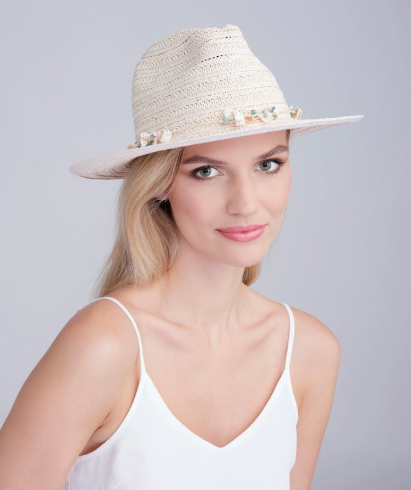 Vera - Fedora de paja con cuentas de concha