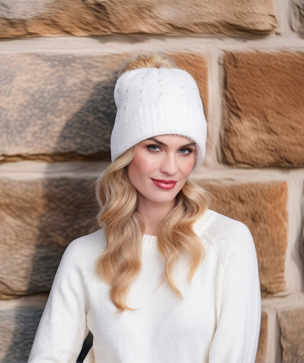 Alora – Beanie-Mütze mit Bommel