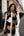 Bonnie - Oversized sjaal met statementprint