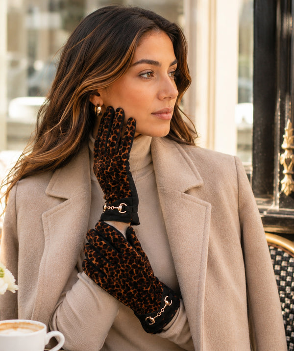 Leona - Faux Suede Leopard Print Gloves